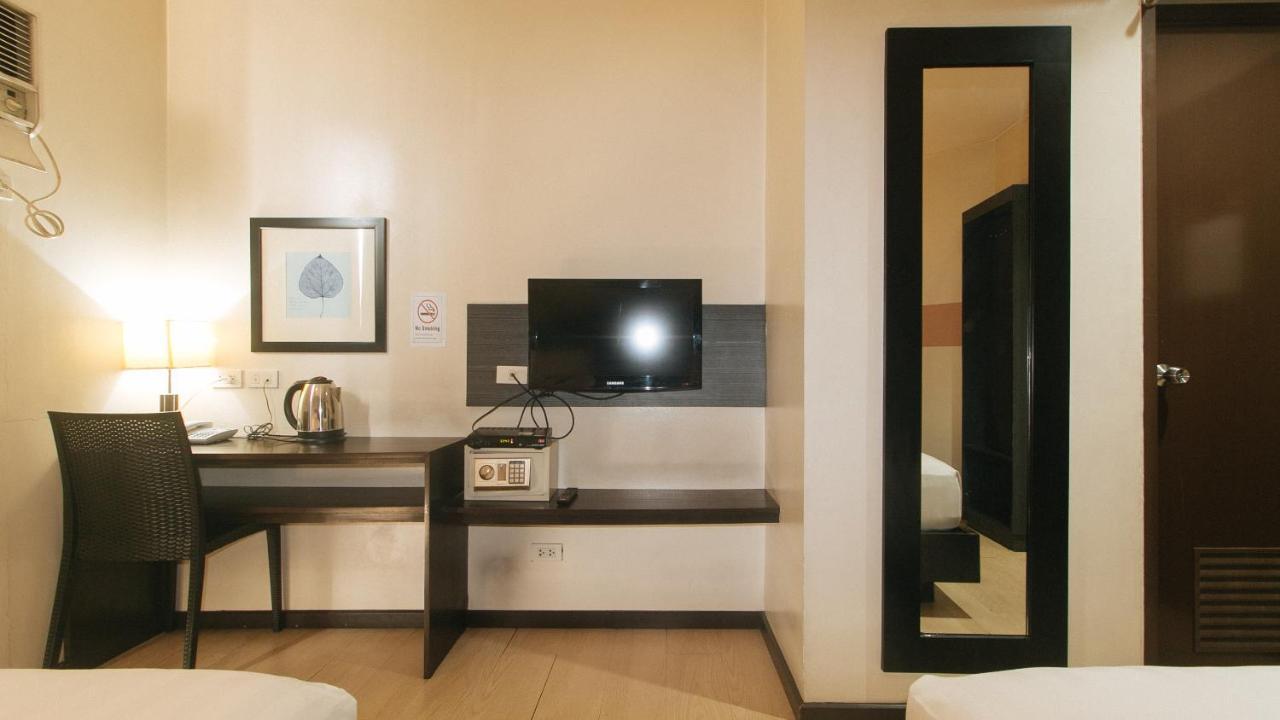 Lorenzzo Suites Hotel Макати Экстерьер фото
