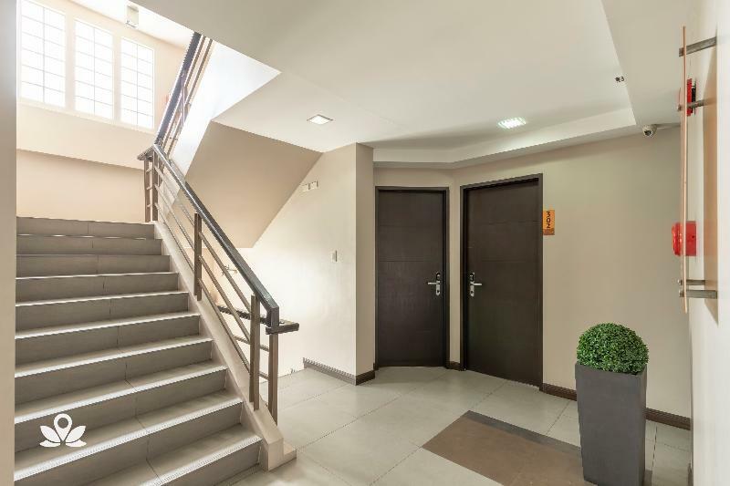 Lorenzzo Suites Hotel Макати Экстерьер фото